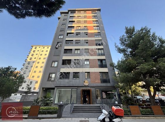 Vinora'dan Merdivenköy'de Minibüse Yakın E.banyolu 4yaş Boş 3+1