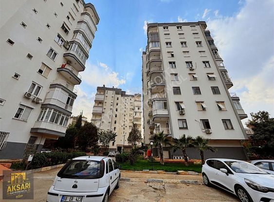 Şule 1 Sitesinde 3 Balkonlu Tramvaya Yakın 3+1 *kredi Sorunsuz*