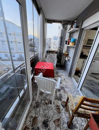 Geniş Hem Kombili Asansörlü Cam Balkonlu