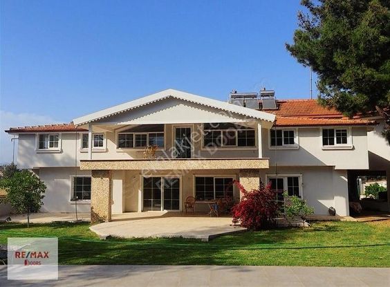 Antalya Düzlerçamı 1960 M2 Üzerinde Müstakil Havuzlu Malikane