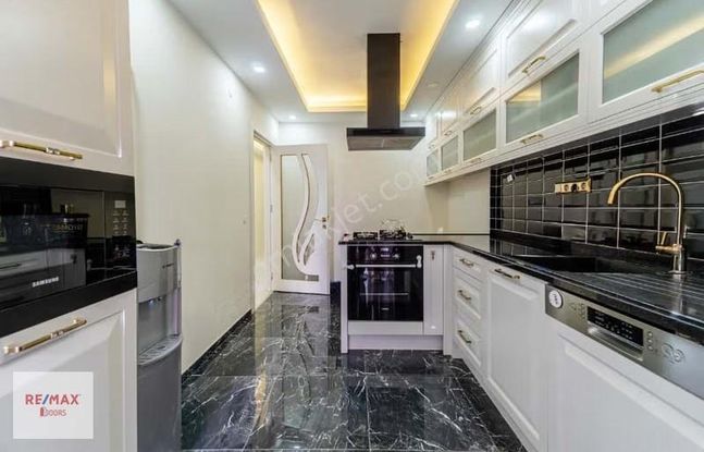 Muratpaşa Mahallesi'nde 3+1 Tadilatlı Ferah Daire