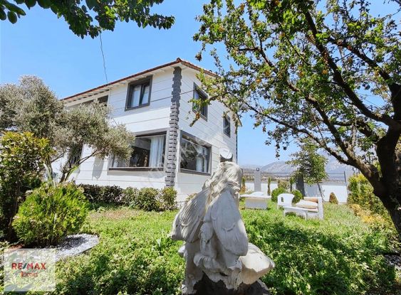 Korkuteli Bayatbademleri'de Satılık Müstakıl Ev Ve 980 M2 Arsası