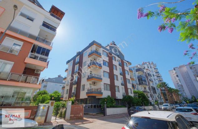 Konyaaltı Liman Mahallesi'nde 3+1 Satılık Çatı Dubleks