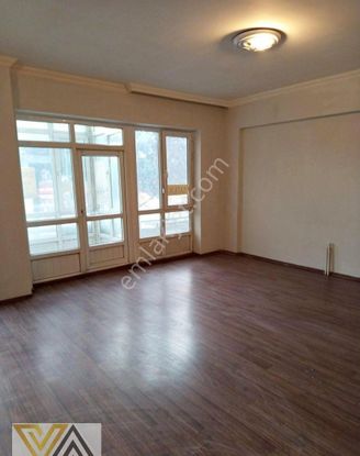 Valentia'dan Gmk Bulvarı Üzeri Asansörlü 4+1 Satılık Daire !!!