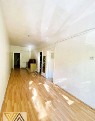 Valentia'dan Dikmen Caddesi Üzerinde Ara Katta Satılık 2+1 Daire !!!