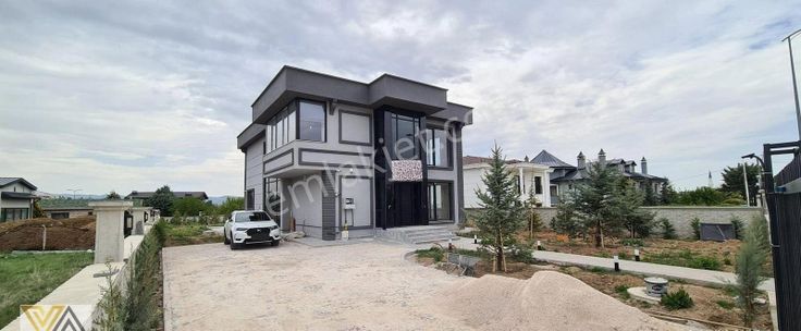 Valentia'dan Gölbaşı Hacılarda Bahçeli Geniş Ultra Lüks Satılık Villa !!!