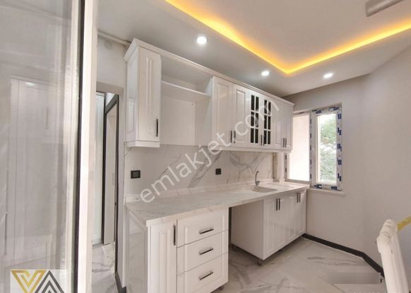 Valentia'dan Ertuğrulgazide Yenilenmiş Fırsat 3+1 Satılık Daire !!!