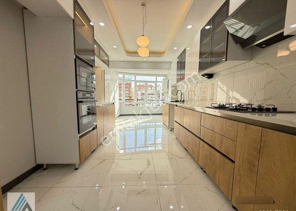 Atanora Vadi'den Cevizlidere Cad. Yakını 3+1 Süperlüx Yapılı Vadi Ve Orman Manz. Arakat Satılık Dair