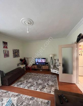 Atanora Vadi'den Dikmen Caddede Giriş Kat Bağımsız Salon Kombili 2+1