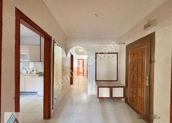 Atanora Vadi'den Merkezi Konumda 3+1+kilerli Balkonlu Açık Otoparklı Giriş Kat Boş