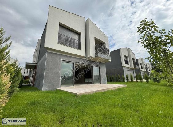 Düzlerçamı Pine Village'da 6+1 Müstakil Villa