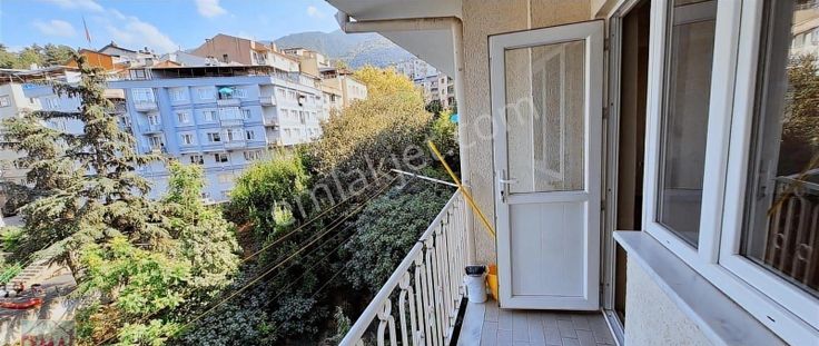 Cemal Emlak Bursa Yildirim Yeşil Namazgah Pazar Cd Çift Cep. Man