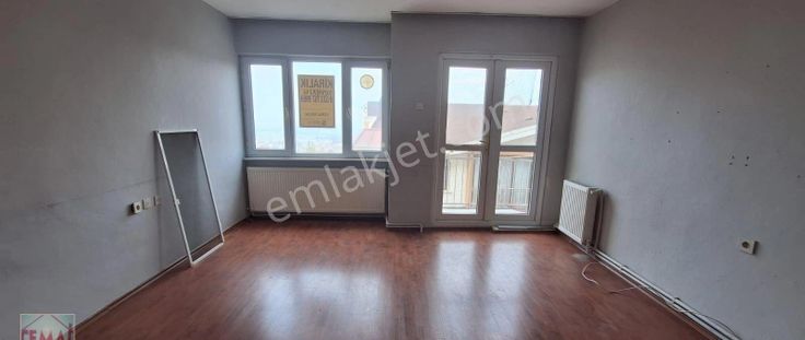 Cemal Emlak Bursa Yıldırım Şıble Meydan 2+1 Ekonomik