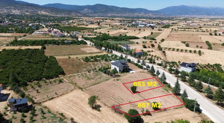 Korkuteli Yeltende Satılık Yol Kenarı 2 Adet İmarlı Parsel