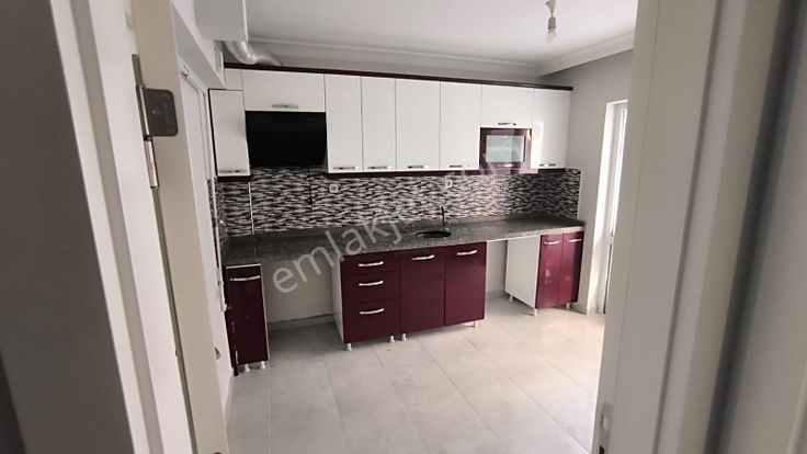 Yılmaz Gayrimenkul Ful Yapılı Geniş 2+1 Ön Cephe Kıralık