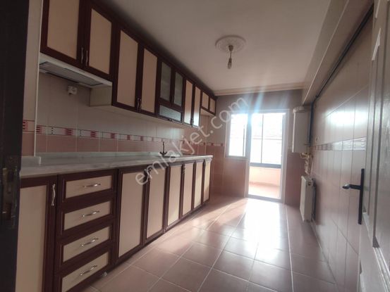 Yılmaz Gayrimenkulden Ön Cephe Ful Yapılı Masrafsız 3+1 Kiralık Daire