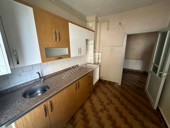 Fırat Mahallesi İpek Caddesinde 3+1 Kiralık Son Kat Daire