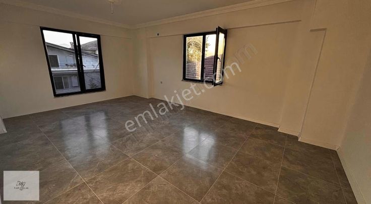 Mg Emlaktan Yenicami Merkezde Kiralık 3+1 Sıfır Daire