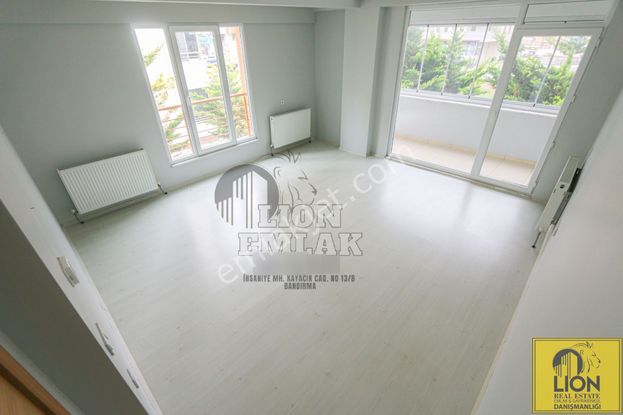 🟨⬛ Lıon Emlak'tan Paşakent'te İşlek Cadde Üzeri Luks Site İçi, Satılık 3+1 Daire⬛🟨