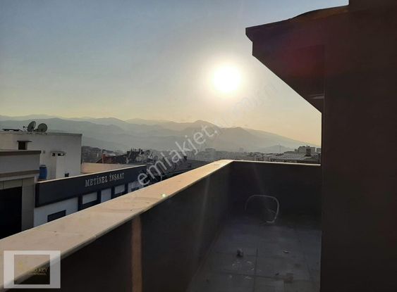 Emre Özler' Den Hastane Yakını Sıfır 4+1 Dubleks Satılık Daire