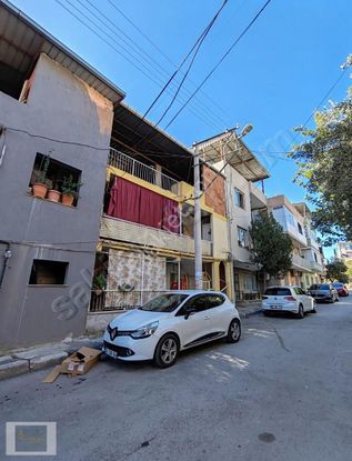 Bornova Osmangazide 2 Katlı Geniş Satılık Müstakil Ev