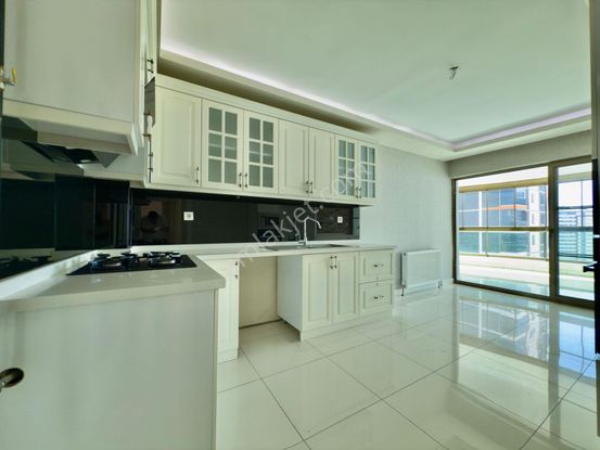 Kalecik Emlak'tan Hastane Yakını Manzaralı Teras Balkon 4+1 Site Dairesi