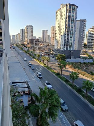 Cadde Üstü 2+1 Az Katlı Hasarsız