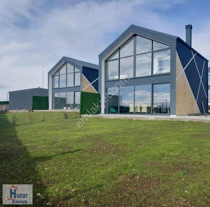 Afyon-izmir-antalya Kavşağında Satılık Dublex Villa.