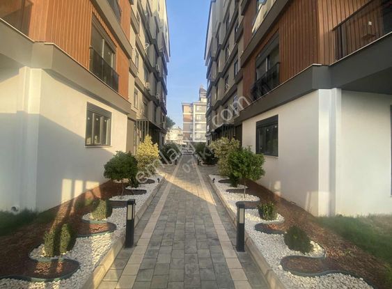 Çankaya Mahallesinde Havuzlu Site İçerisinde 2+1 Satılık Daire