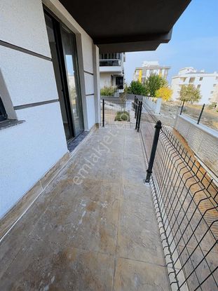 Atakum Samsun Caddesinde Geniş Boş Kiralık 1+1 Daire