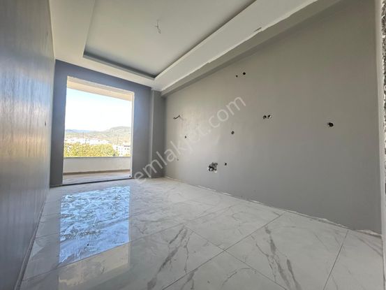 Yükselden Kadıköy'de Satılık Ayrı Mutfak Giyinme Odalı Ebeveyn Banyolu Öncephe 3+1daire