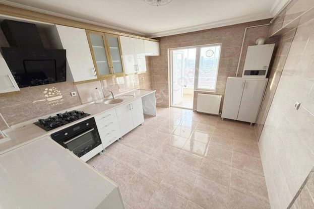 Evim Ank'dan Manzaralı Geniş Yapılı Masrafsız 3+1 Daire.!!!