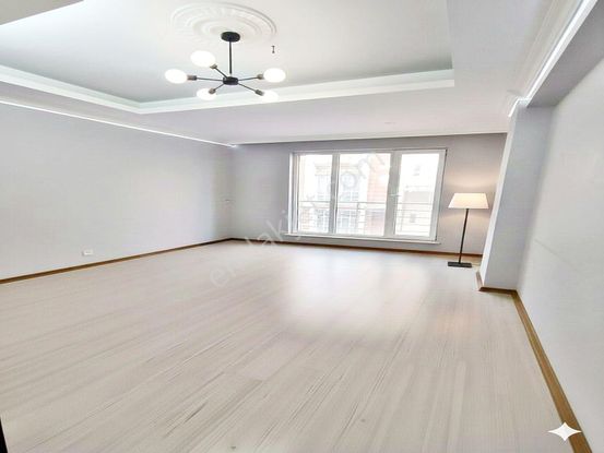 Sahibinden Meydının Yanı Başında 2+1 Acil Satılık Daire