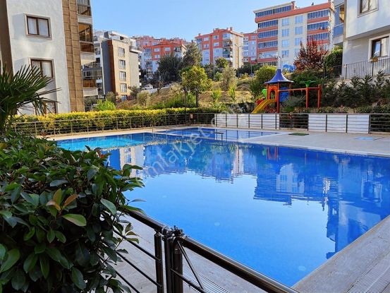 Güzelyalı Eğitim Mh Site İçinde 6+1 Satılık Fırsat Lüx Daire