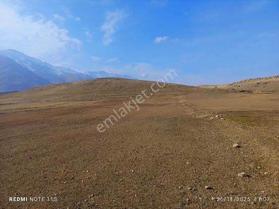 Gevaş Abalı Mahallesinde Satılık 3,5 Dönüm Tarla