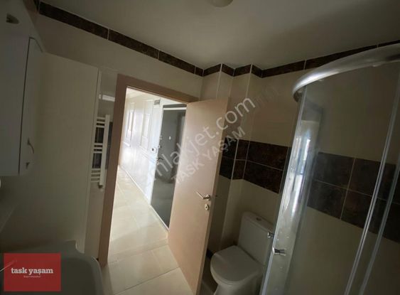 Çayırova Akse Mah. Lüx Kış Bahçeli Ve Teraslı Kiralık 2+1 Daire