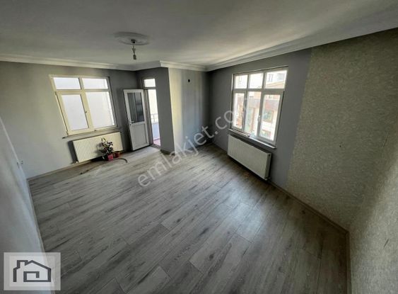 Emin'den Merkez Camii Yanı,krediye Uygun,genç Binada,fırsat 4+2!