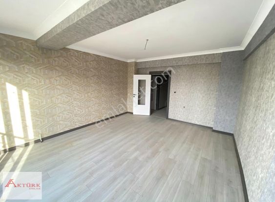 //aktürk Emlak\\şehir Gürültüsünden Uzak Sıfır 3+1 Ara Kat Daire