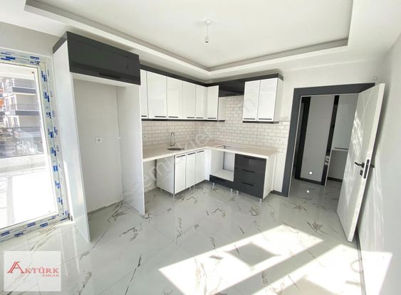 //aktürk Emlak\\ara Kat Tam Güney Giyinme Odalı 130m2 Sıfır 3+1*