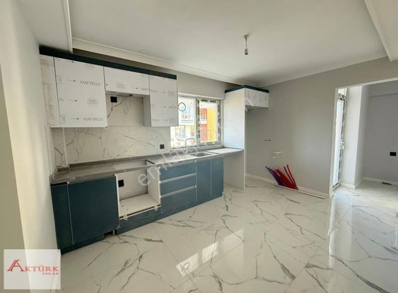 //aktürk Emlak\\yıldırımda Merkeze Yakın Geniş Sıfır 3+1 Daire**