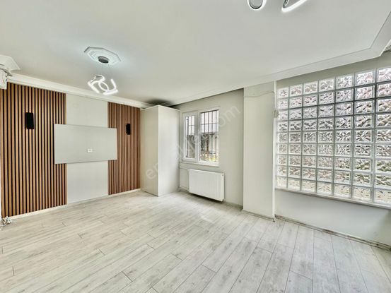 ꧁akçay Ay Emlaktan꧂altınkum Merkezde Bahçe Kullanımlı Denize Sadece 100 M Kombili Satılık 2+1 Daire