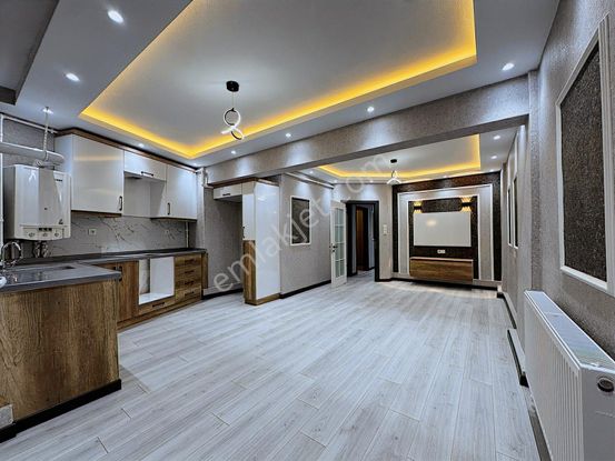 İncirli Merkezde Bahçe Kulanımlı Fuul Lüx Yapılı Kot 2 Acil