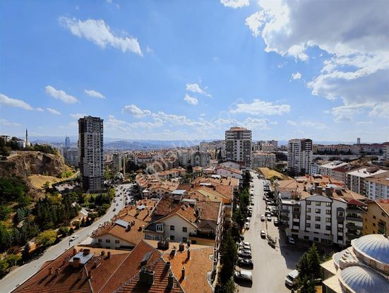 A Pozitif Panoramada Yüksek Katta Manzaralı Fuul