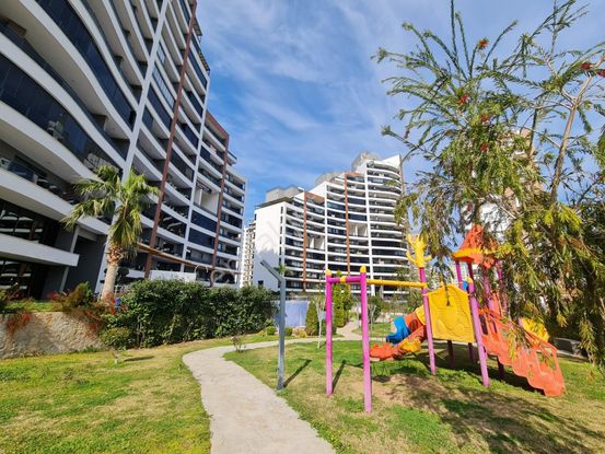 Kolezyum'dan Mezitli De Site İçi Havuz 7/24 Güvenlik Geniş 4+1 !