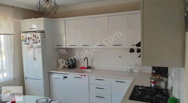 Esentepe Mahallesinde Satışık Yüksek Giriş 3+1