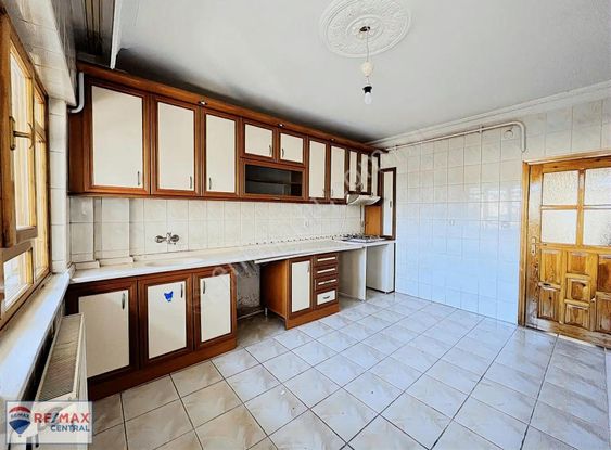 Remax Centralden Akdeğirmende Satılık 3+1