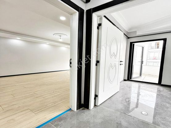 Sahibinden Meydana Eskule Avmye Yürüme Mesafesinde Sıfır 2+1 Ara Kat