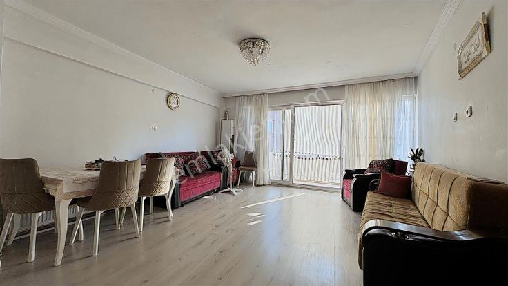 Baven'den Balçova Karanfil Sokak'ta 3+1 Çift Cephe Geniş Daire