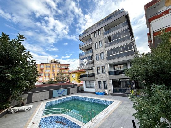 Alanya Güllerpınarı'nda 1+1 Full Lüks Eşyalı Denize 200 Metre Kiralık Daire