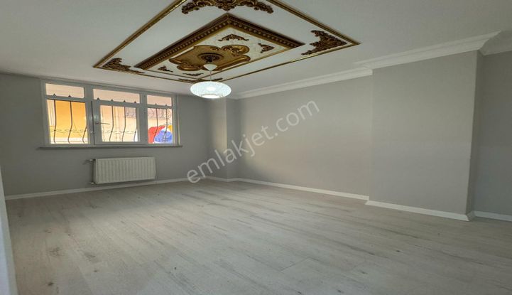 Cumhuriyet Metrobüse 5 Dk Krediye Uygun 2+1 Arakat Satılık Daire